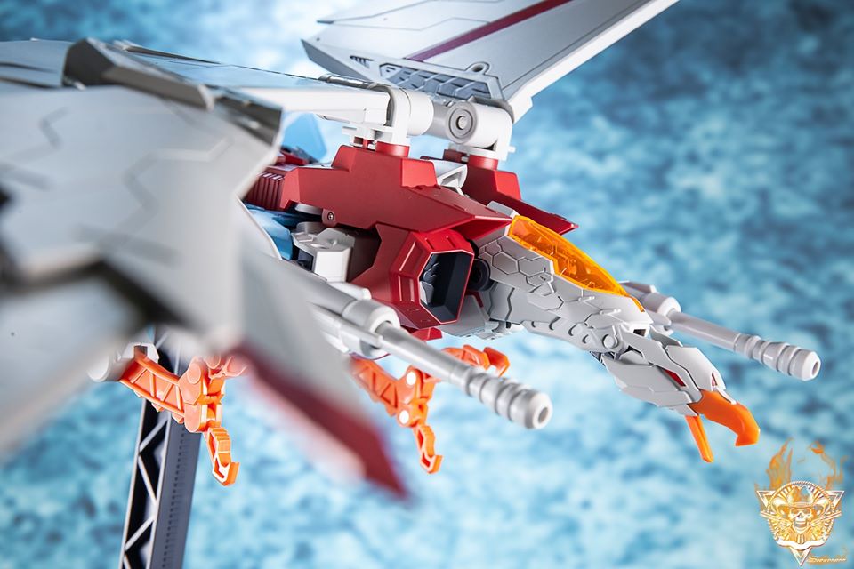 TT HongLi Model PF-01 Red Falcon T-Beast Starscream New